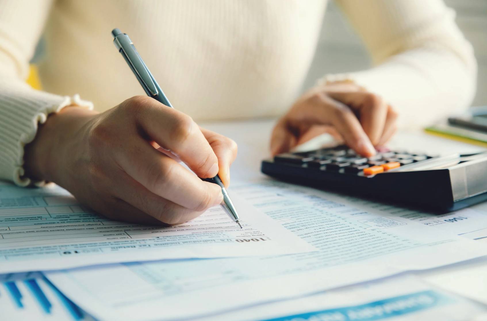 calculando los aspectos tributarios de una empresa
